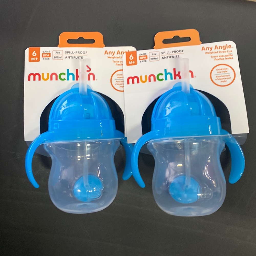 NWT set of 2 Munchkin sippy cups.